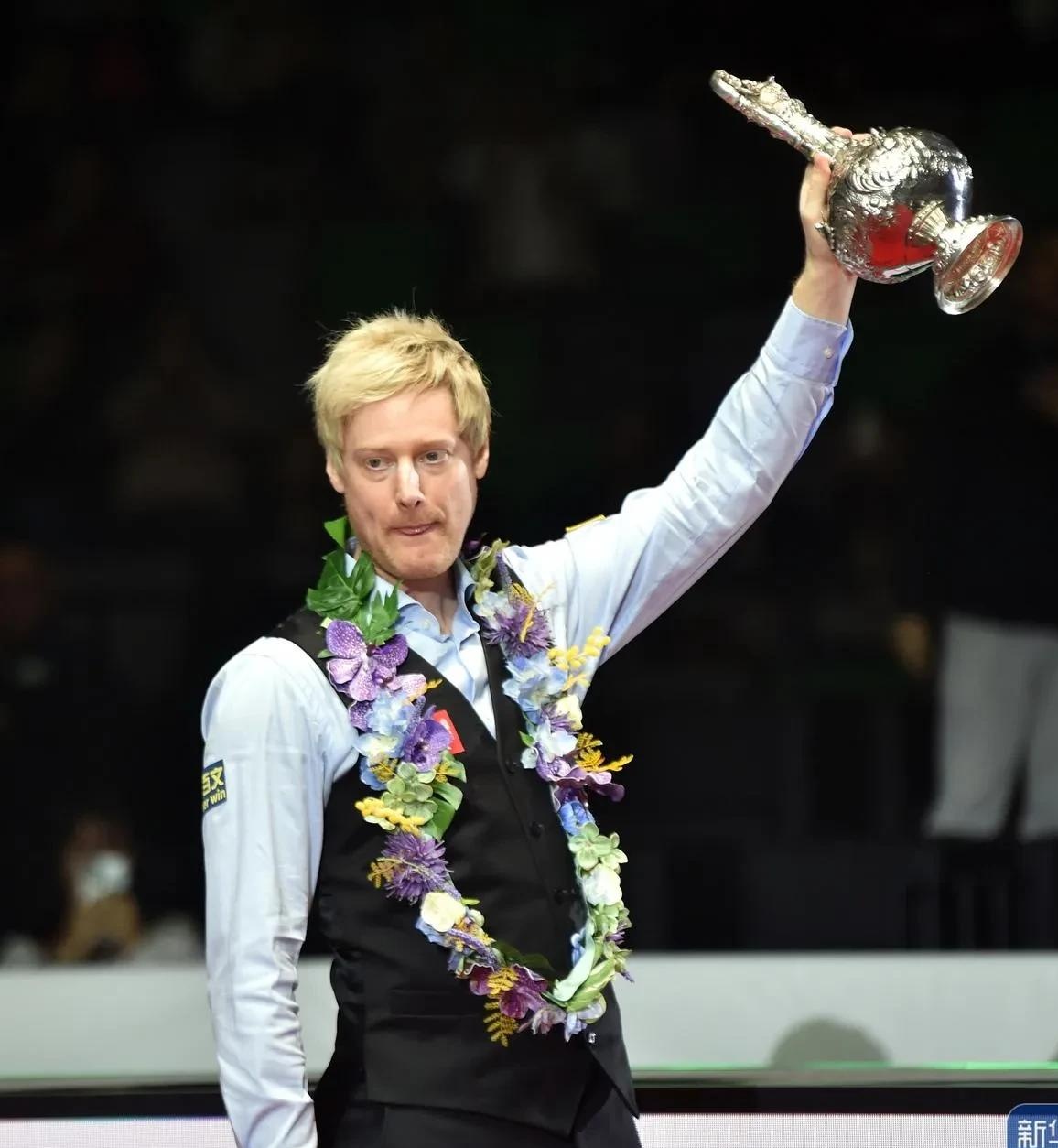 导致他在英 导致他在英